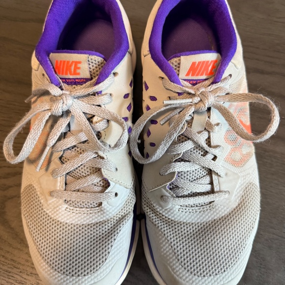 Nike Women's Flex Run 2015 Running Shoe Grey/Orange Size 6,5 - Picture 7 of 8